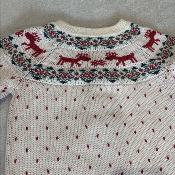 Hanna Andersson White and Red Reindeer Knit Footie 6-12M - Picture 2 of 8